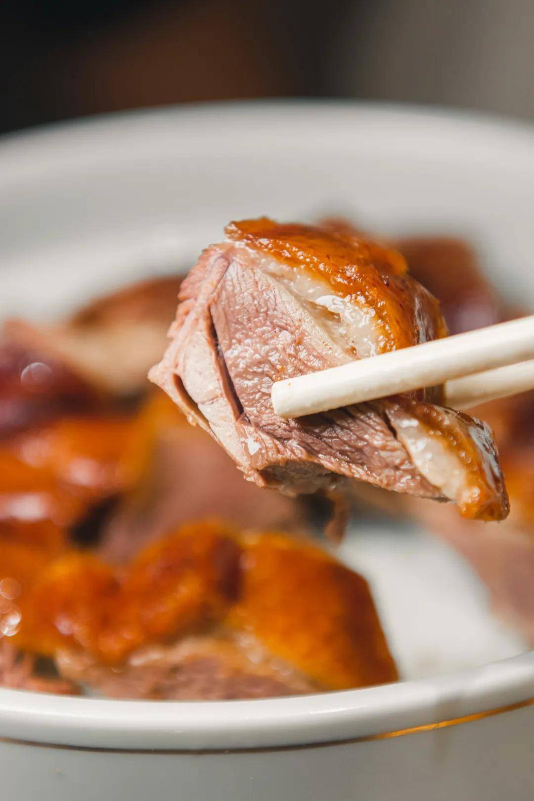 不用去香港也能尝到正宗的港式餐厅!全新菜品给你全新享受!_酱汁