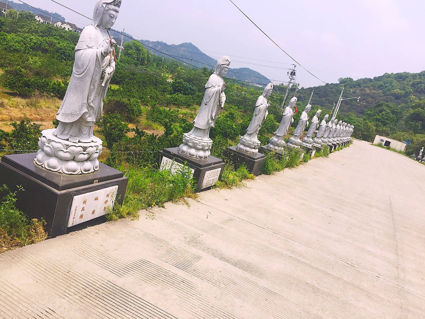 快来围观浙江寺庙的石头观音菩萨图片