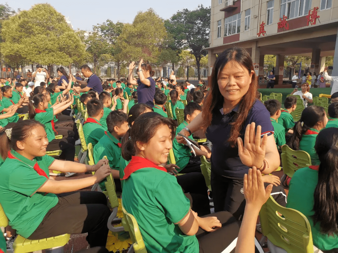 花开忆童年梦想再启航开封市大厅门小学举行2021届毕业典礼