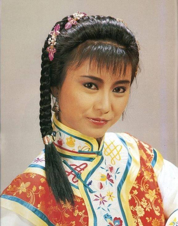 已被遗忘的演员,嫁大5岁老公生一儿一女成赢家,今已息影25年_叶玉萍