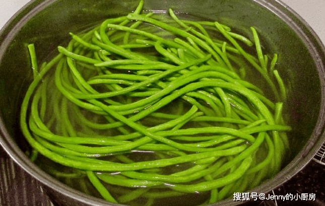 怎么晒豆角干最好吃 e889ee489f91444ba9c53eb64cbe80ac.png