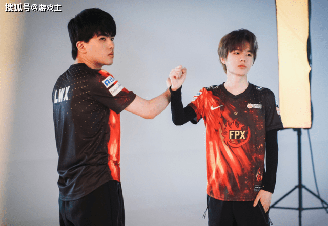 uzi复出加盟blg 5c7010a5c2c94781b4578a75ec57859c.png