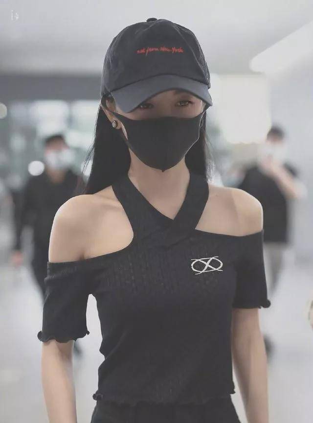 鞠婧祎|鞠婧祎对自己的肩膀到底做了什么？