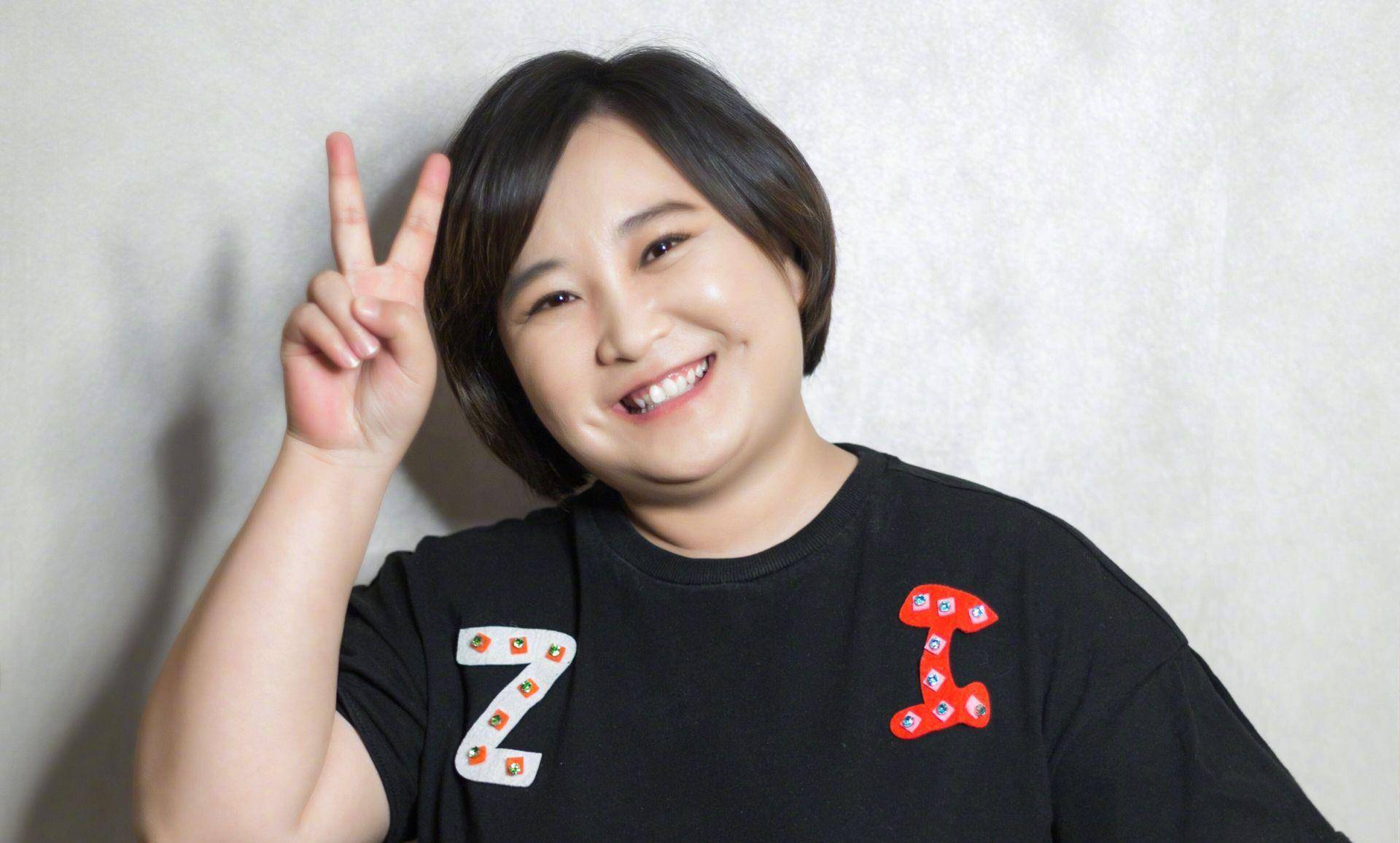 娱乐圈男神收割机,以自嘲的方式,帮助关晓彤姚晨解围_贾玲