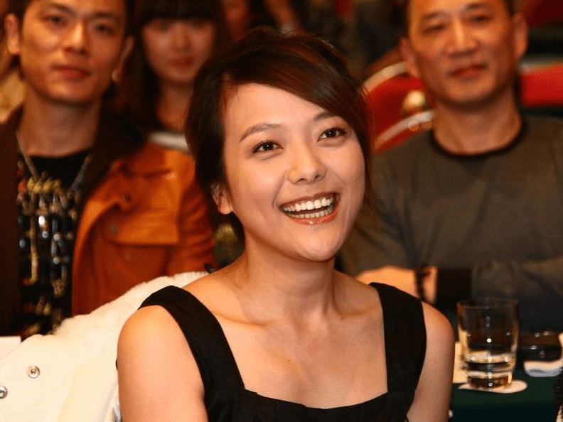 主持人杨乐乐新增两条强制执行信息