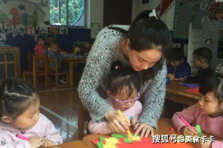 家长|幼师抱怨工资低，网上晒出工资单被网友怒怼，家长：应该涨工资