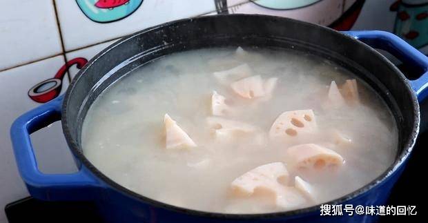 莲藕排骨汤怎么炖好喝 ae93b3c38a4f4f37bb5c4e7cd8a34dec.jpeg