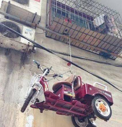 差不多|搞笑GIF：你把衣服脱下来，我帮你洗吧！