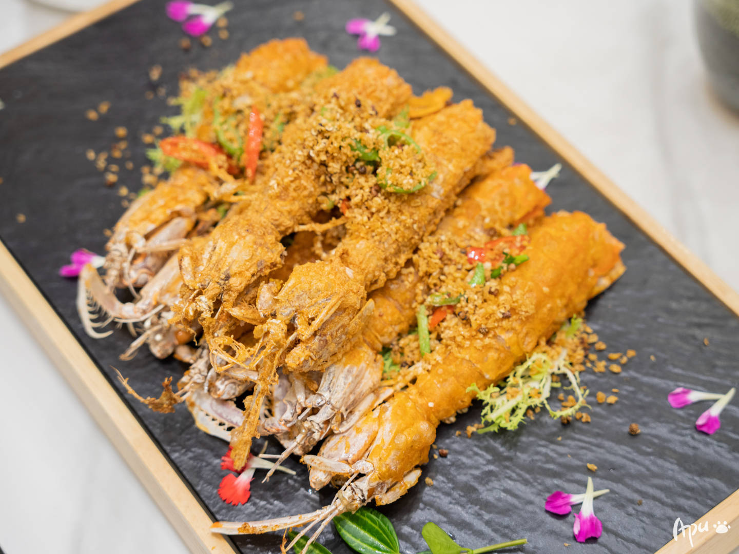 足不出厦就能吃到地道广州菜比手臂还粗的椒盐富贵虾太绝了