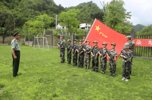 西安雄鹰劲旅国防教育基地军事特训营在柞水开营 在军营中放飞青春