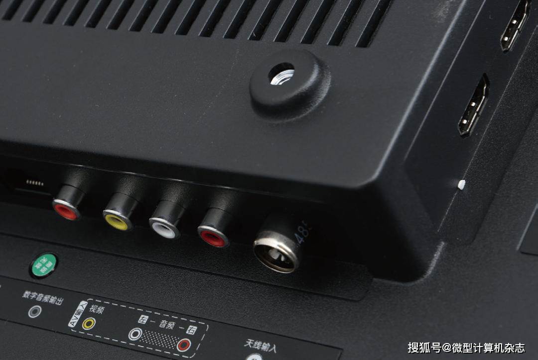 0,1个3.5mm音频输出,1个dtmb数字电视和1个av音视频(rca)输入接口.