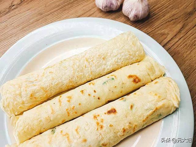 葱花|1勺面粉,1个鸡蛋,1把葱,不用和面就把早餐搞定