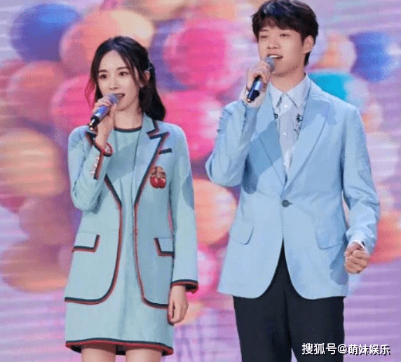 魏大勋杨幂同台采访 d9677d799b94451c926135655b464533.png