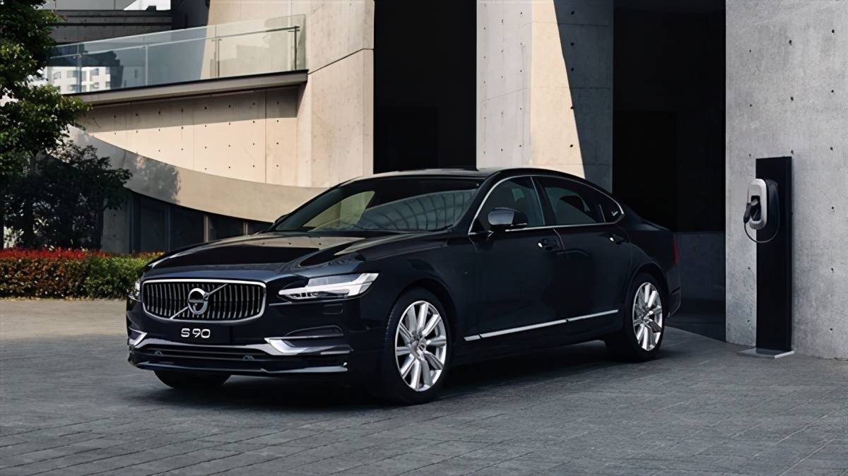 5秒破百2个油新款沃尔沃s90t8插电混动版上市