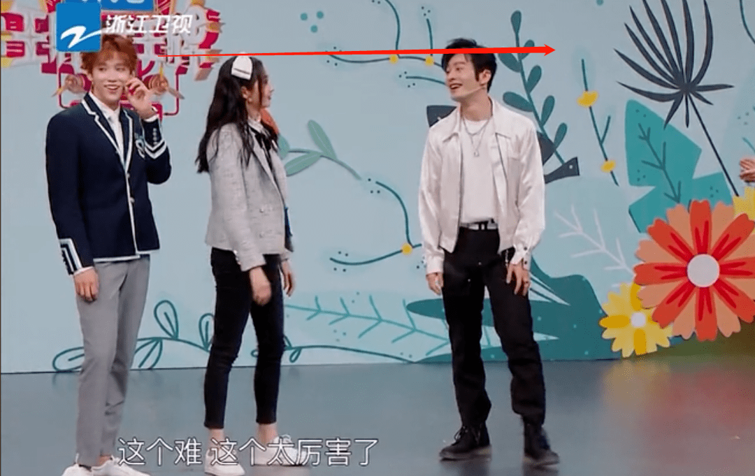 身材|黄晓明偶像包袱重，大热天穿厚底靴增高，意外暴露五五分身材