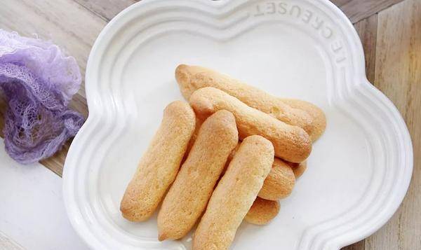 手指|宝宝健康零食,只需2个蛋1碗面粉,油都不用,帮你省1斤猪肉钱