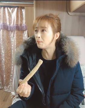 全无|蒋欣为减肥零食只闻不吃,面色苍白惹网友担心:瘦的都不像你了