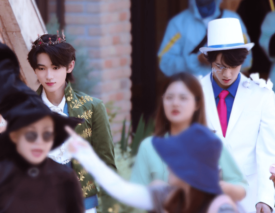 小王子|宋亚轩cos小王子，刘耀文cos怪盗基德，看两人路透照收视要爆棚