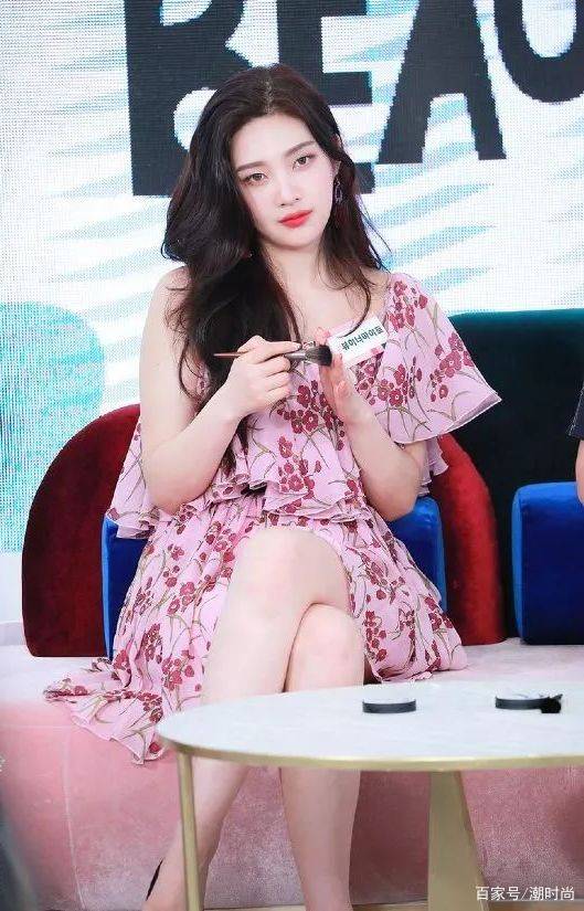 dress|别再说“雨女无瓜”了！这几条人气美裙据说仙女们都爱？