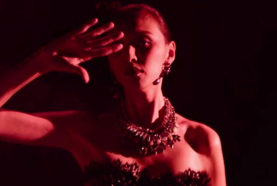 扮演者|电影《梅艳芳》剧照曝光，女主扮演者惹争议，网友：一点不像梅姑