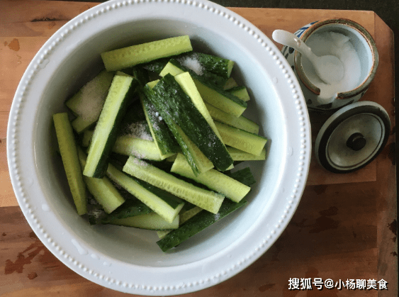 腌黄瓜怎样才能翠绿 6a024edc6be042ad8f5eae353ce6191a.png