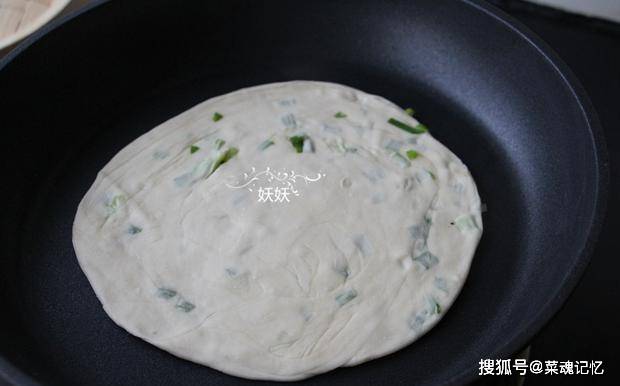 做法|早餐做个快手的千层饼, 手抓着吃, 层层香酥, 做法一看就会