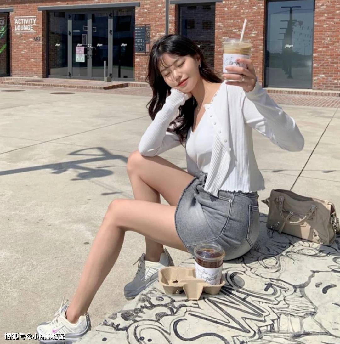 曲线|胸大就活该被嘲吗？运用好这些搭配技巧，越穿越有范