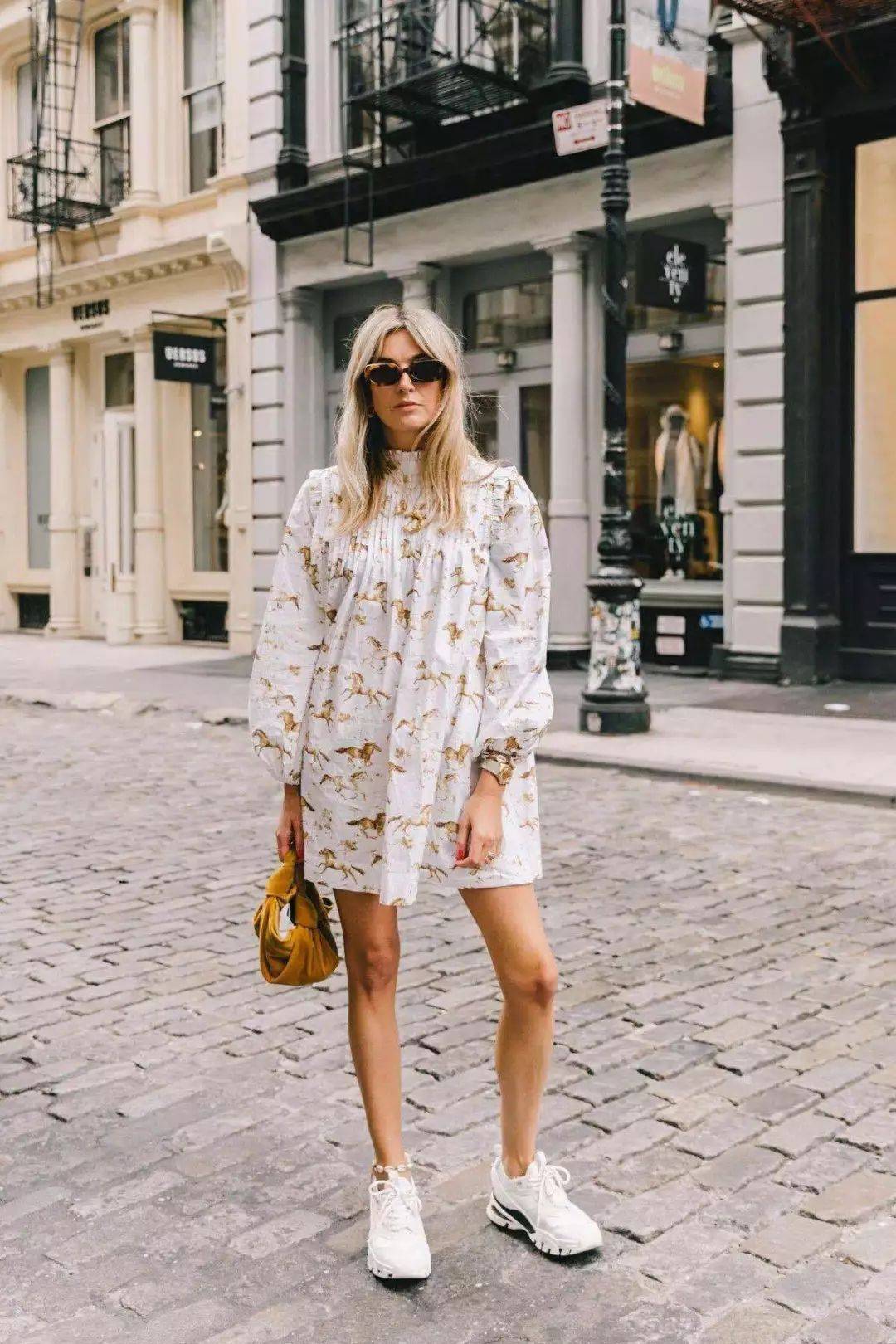 仙女|别再穿高跟鞋了，穿仙女裙＋平底鞋的你，时髦炸！