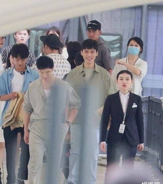 家乡|《中餐厅5》定档后，老成员赵丽颖携好友回归，这一季真不缺话题