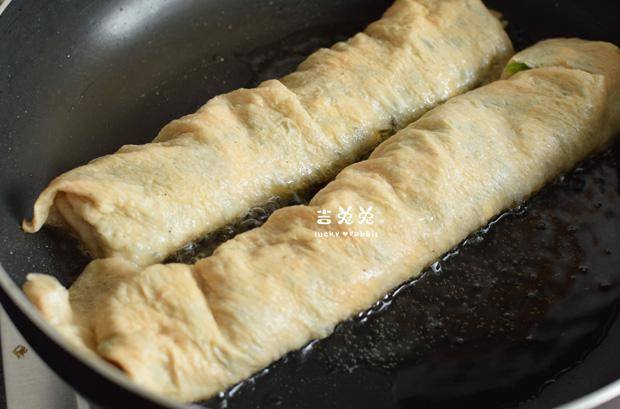 包子|早餐来点新鲜的，卷一卷煎一煎，皮薄馅大，比包子馒头好吃，真香