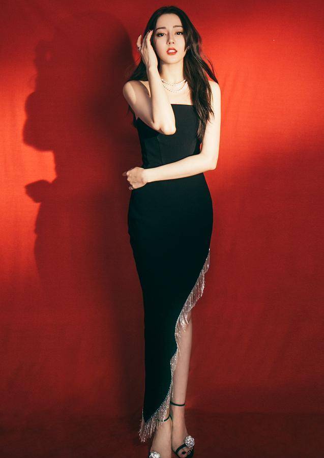 设计|不懂“蝴蝶臀”有何魅力?看热巴穿起修身裙,女生看完都嫉妒