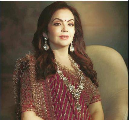 印度首富是爱妻男,女儿大婚他眼中只有老婆,豪门婚姻也浪漫!_安巴尼