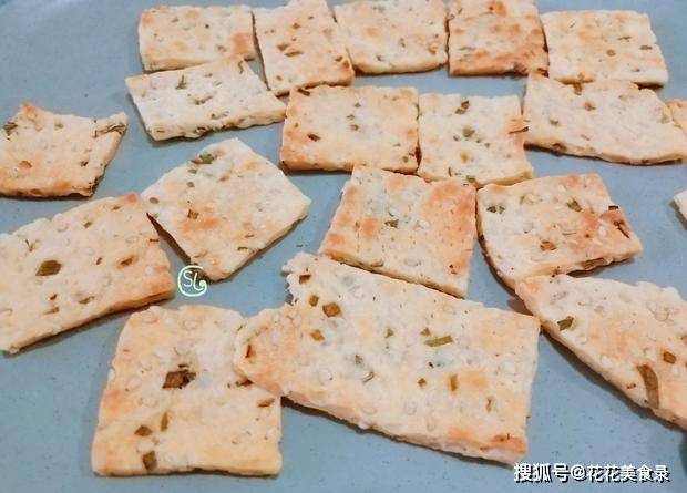 做法|用平底锅制作酥脆小饼干，不用加水，简单一烙，孩子超爱吃