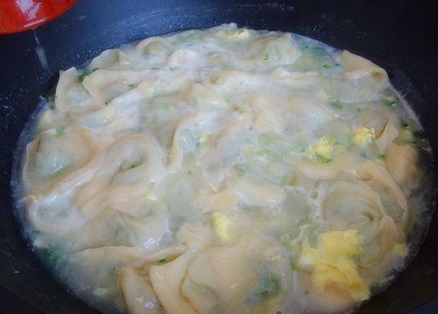 蔬菜|小长假早餐就做它，一碗营养就足了，热乎乎下肚，周身舒服！