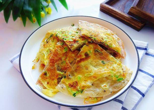 葱花|最近早餐迷上吃它,5分钟做好的鸡蛋饼,简单省事,好吃又顶饱