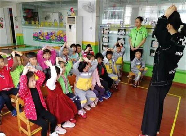 因为|“新型冷暴力”正在幼儿园盛行，孩子表达不出来，家长也一无所知