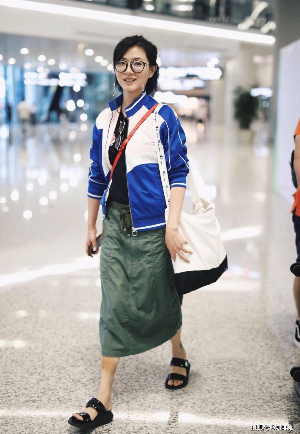 身材苗条|万茜的时尚感无敌了,图二我心动了,图三高级感就扑面而来!