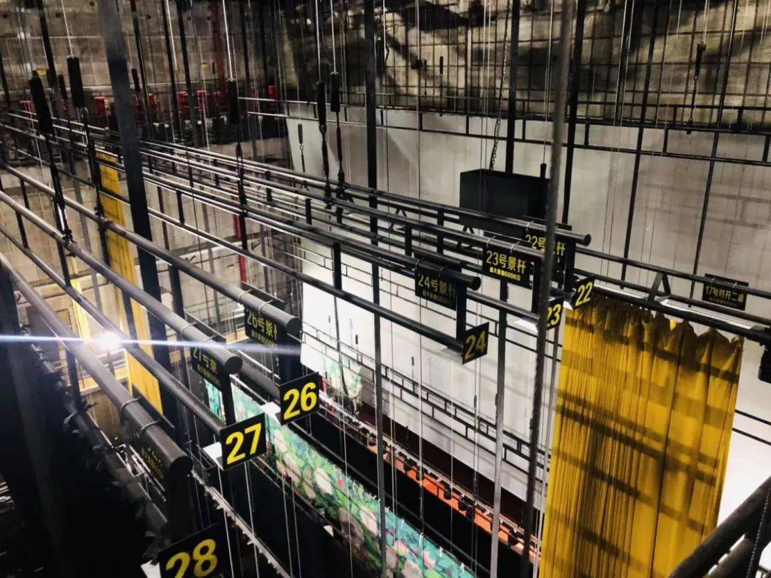 深圳市福田文化馆戏剧主题馆舞台台上机械部分安装调试完毕