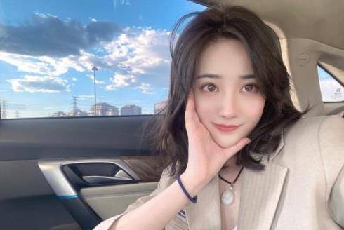 氛围|丝芭是不是开了“鞠学”课？各个妆容和神态都太像小鞠了