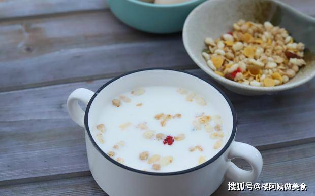 美食|天冷我从不让孩子去外面吃早餐，在家早起十分钟，做的营养又丰盛