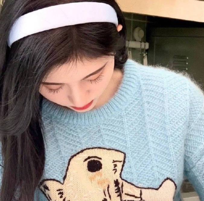 鞠婧祎|鞠婧祎穿山寨衣服毛衣，撞衫杨幂，场面略显尴尬？