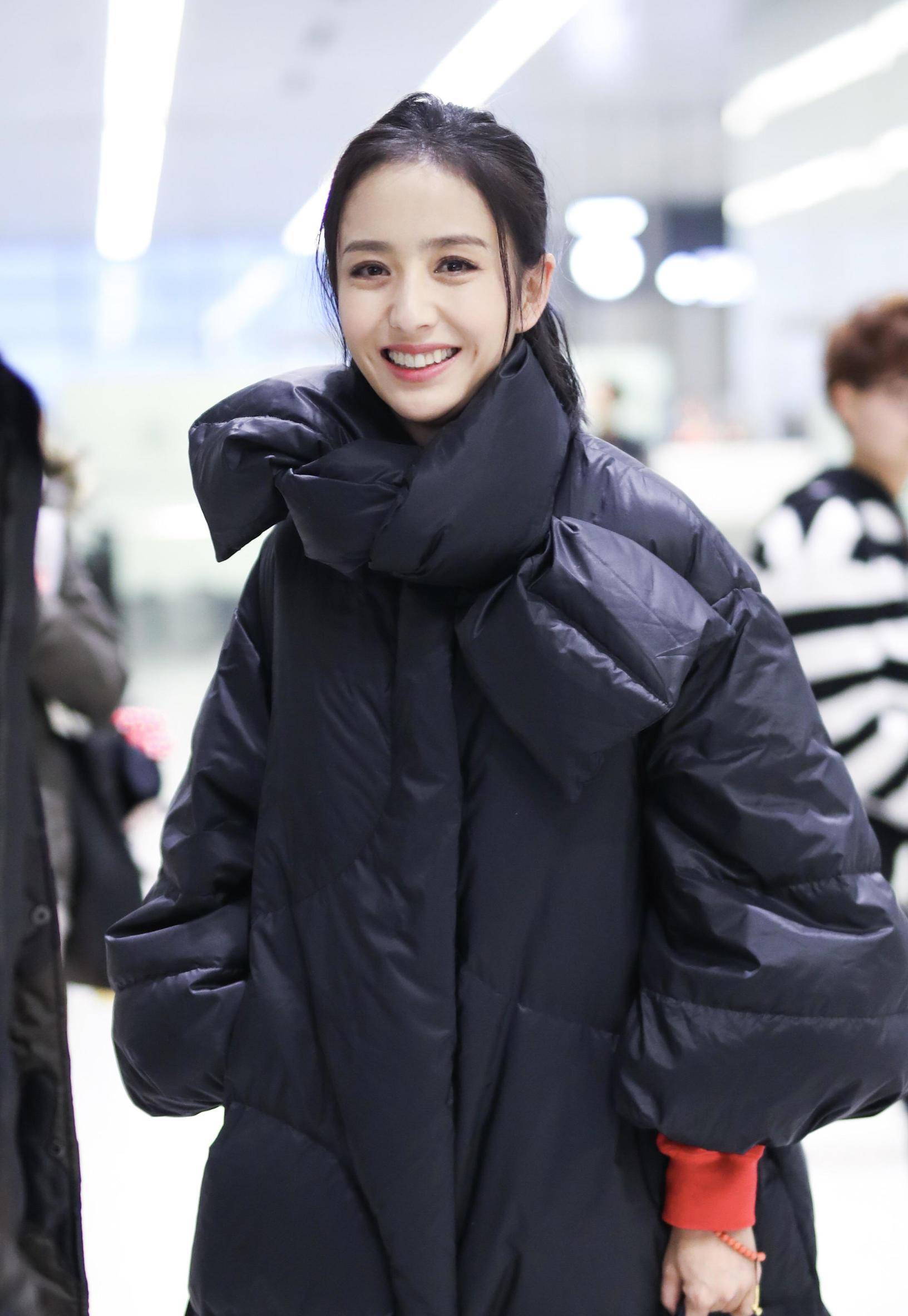 分分钟|佟丽娅穿一万多羽绒服被说像巨型垃圾袋？看完买家秀回来跟她道歉