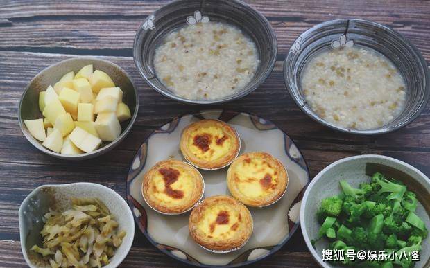 时间|小朋友的早餐在家吃,赚大了,外面一份蛋挞就几十,还没家里丰盛