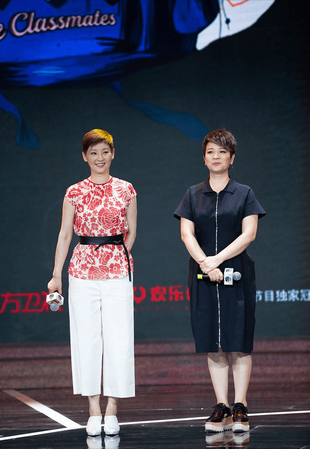 发型|当陈小艺和徐帆同框，终于明白50、60岁女人，为什么都喜欢留短发