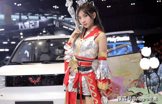 原创请了一群车模玩cosbw最个性的展台有人花1个小时找它