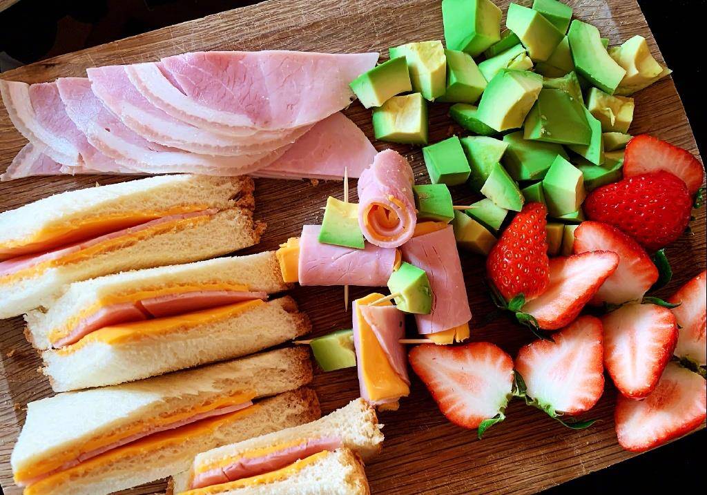 全家|黄磊13岁女儿黄多多给全家做早饭,营养搭配丰富,摆盘也很精致!