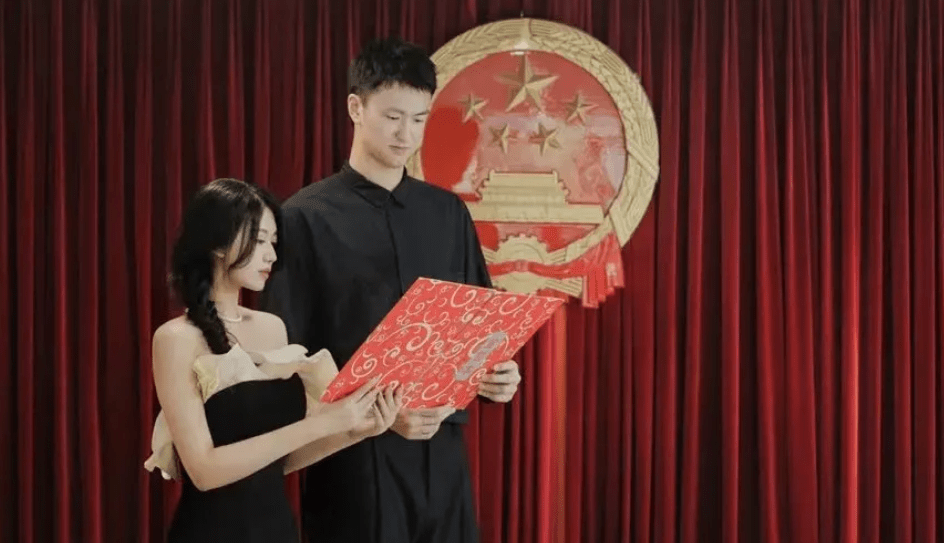 原创cba今年扎堆结婚!李根结婚之后,又有两大悍将步入婚姻殿堂