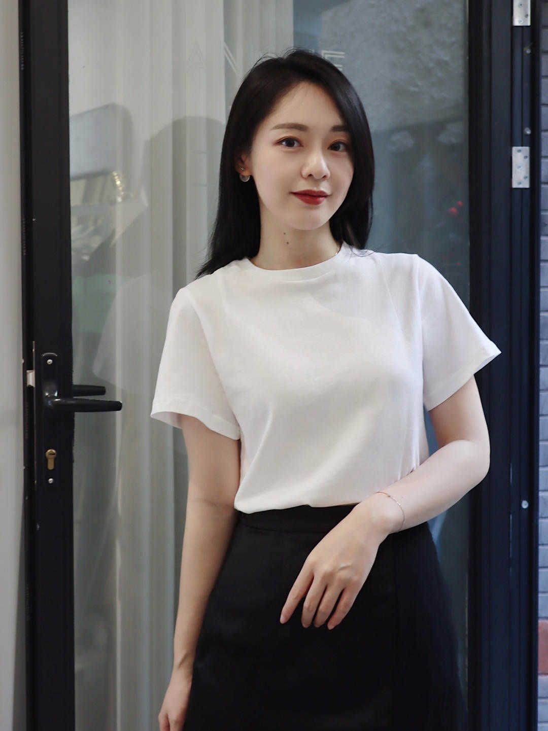 颜色|今年夏天，有种穿搭火了，叫“T恤+牛仔裤”， 谁穿谁好看！