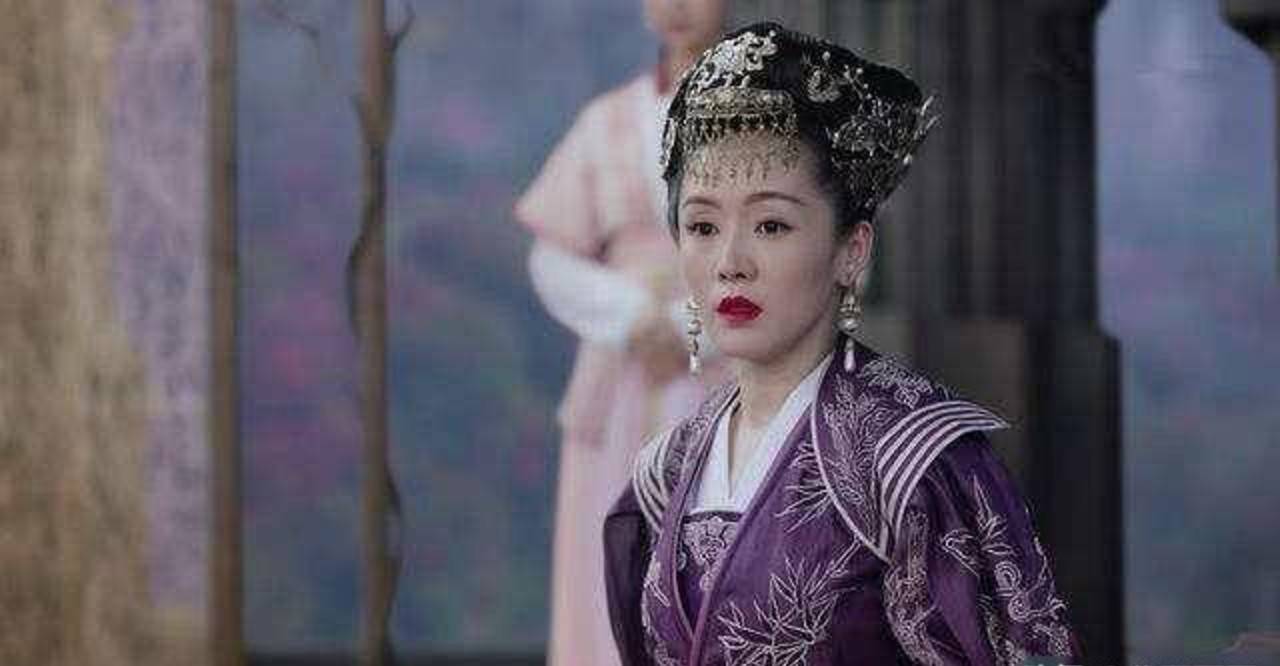 《欢乐颂》中,秦英的母亲也很无语,萧曲对秦英母亲的愤怒让人印象深刻