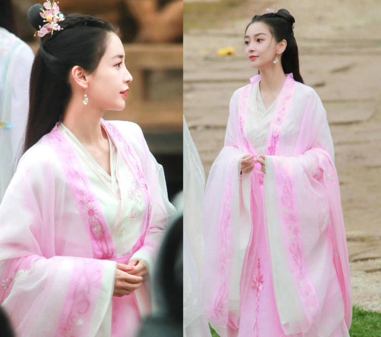 因为|baby新剧路透图曝光！粉色系古装驾驭度超高，却因演技再被嘲！